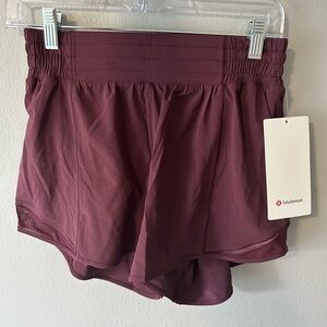 Lululemon Hotty Hot Shorts in Garnet